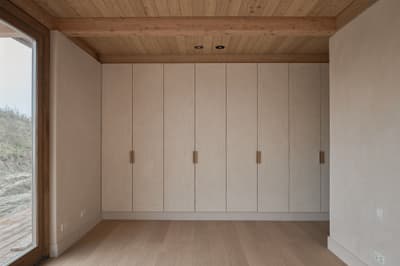 Architectural project - beige walls, warm minimalism, natural materials, eco-friendly design, wood, timber, natural light, warm tones, daylight, beige, light wood, functional design, compact space, natural textures, calming interior, Scandinavian style, neutral palette, serene space, simple space, sustainable home, clean lines, Nordic design, plaster, timber ceiling, plaster walls, home design, wood ceiling, built-in storage, Japandi, minimalist interior, residential interior, bright room