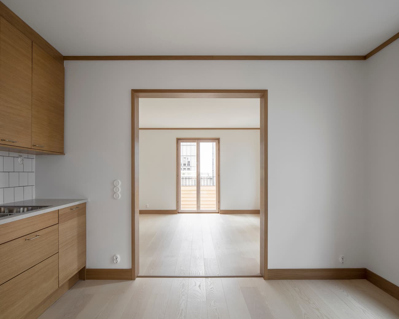 Architectural project - modern apartment, airy interior, wood, timber frame, natural light, daylight, beige, light wood, simple design, honey wood, Scandinavian style, wooden floor, neutral palette, contemporary home, clean lines, white walls, elegant design, white, Nordic design, cozy vibe, wood kitchen, open layout, open plan, living area, inviting space, warm vibe, wood trim, minimalist kitchen, functional layout, bright space, calm atmosphere, seamless transition, oak, understated elegance, spacious feel, home renovation, minimalist interior, residential interior, sleek finish, uncluttered space