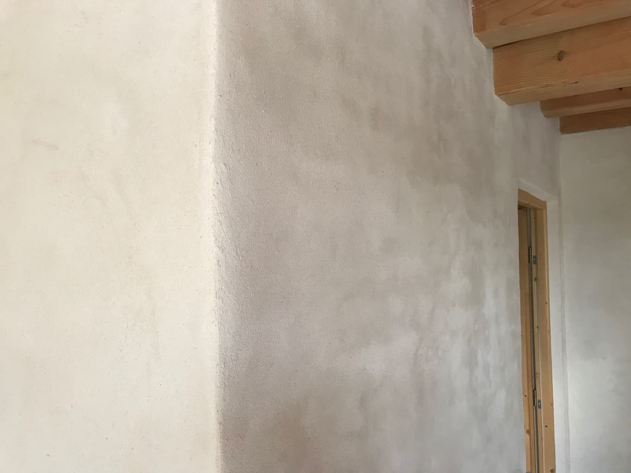 Architectural project - simple aesthetic, rustic interior, handcrafted feel, minimal design, warm interior, indoor space, natural materials, raw materials, natural light, passive design, sustainable design, neutral tones, exposed beams, beige, light wood, eco friendly, honey wood, organic design, Scandinavian style, minimalist style, cozy space, natural finish, eco construction, rammed earth, modern rustic, clean lines, Nordic design, cozy vibe, textured wall, plaster wall, timber ceiling, inviting interior, warm atmosphere, natural wall, craftsmanship, earthy textures, wood ceiling, soft light, understated elegance, artisanal touch, wood finish