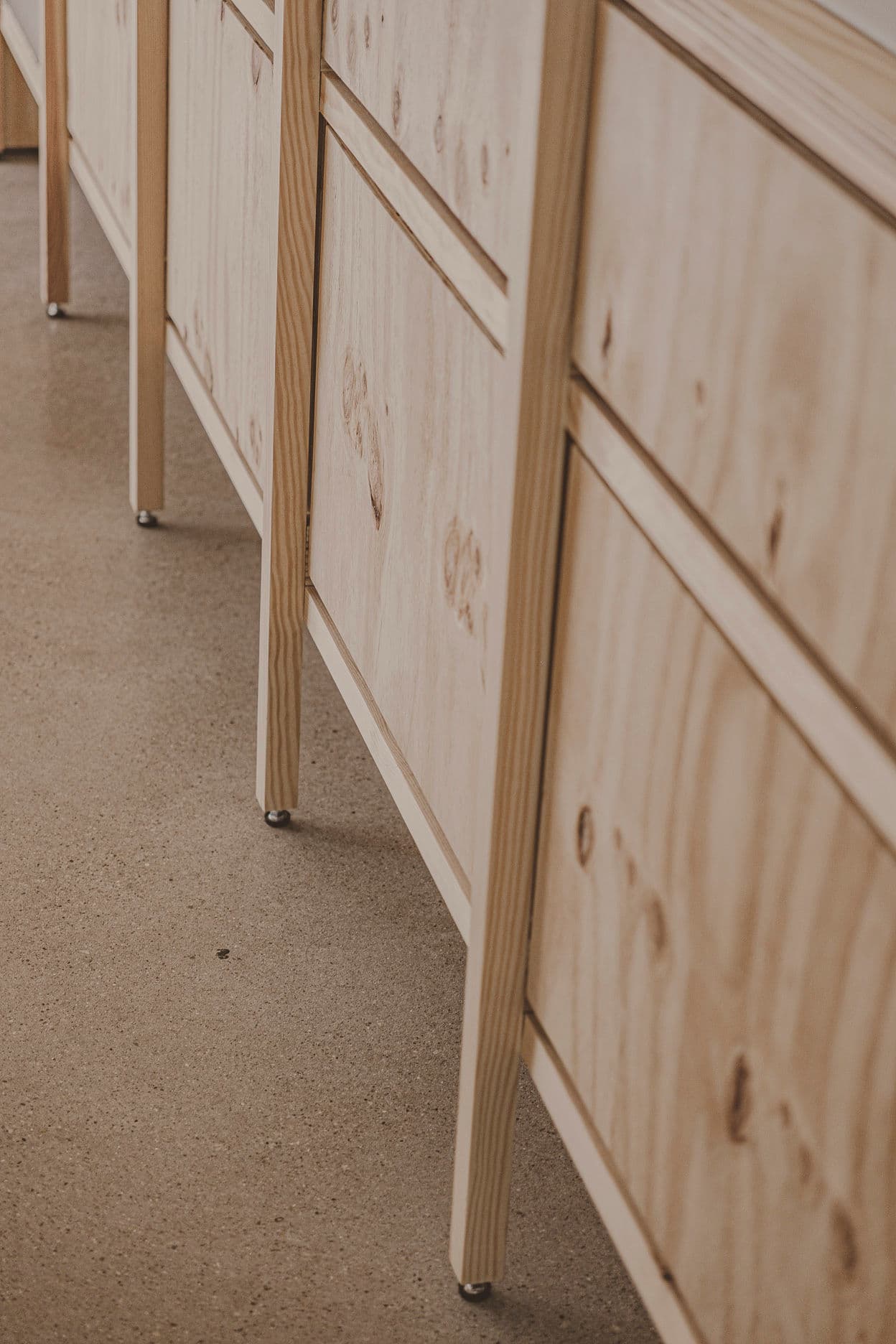 Architectural project - DIY furniture, cozy feel, contemporary look, bespoke furniture, plywood furniture, sustainable furniture, raw plywood, warm interior, natural materials, warm tones, neutral tones, light wood, natural wood, eco friendly, simple design, rustic vibe, Scandinavian style, minimalist design, timber panels, wood panels, clean lines, Nordic design, beige tones, artisanal design, wood grain, tactile surface, wooden texture