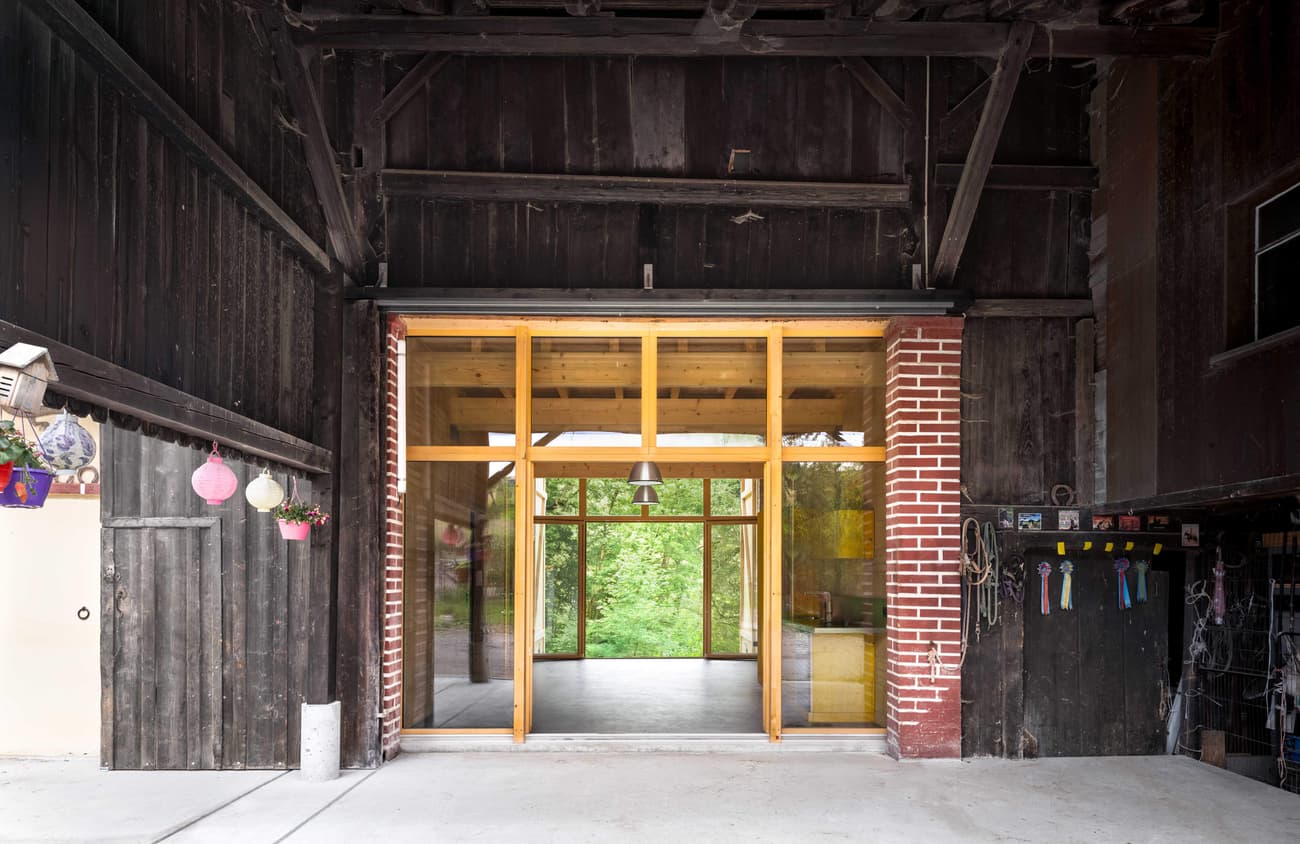 Architectural project - loft style, exposed brick, modern barn, contemporary barn, barn renovation, barn conversion, reclaimed wood, seamless blend, natural materials, wood, timber, timber frame, natural light, sustainable design, glass, neutral tones, exposed beams, daylight, beige, brown, industrial style, multifunctional space, eco friendly, wooden beams, rustic modern, rustic charm, relaxed atmosphere, industrial chic, indoor outdoor, timber cladding, cozy vibe, countryside home, wood frame, open plan, warm atmosphere, brick, brick facade, garden view, rustic barn, heritage architecture, nature integration, green design, rustic aesthetic, wooden structure, country living, eco renovation, glass facade, rural retreat, mixed materials